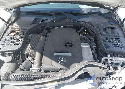 2015 Mercedes-Benz C 300 из США, поврежденный, VIN 55SWF4JB7FU084424